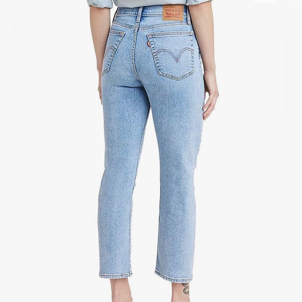 Levi’s Wedgie Straight - new without tags size 28